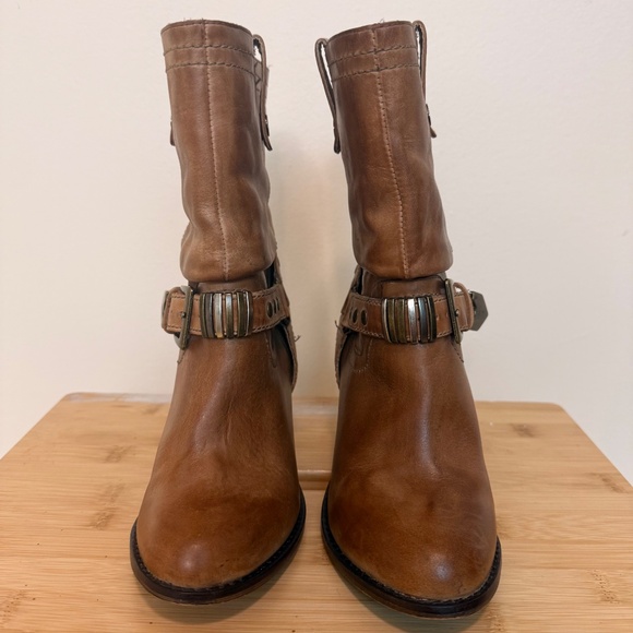 Brown Leather Heeled Western-Harness Boots - Picture 2 of 11